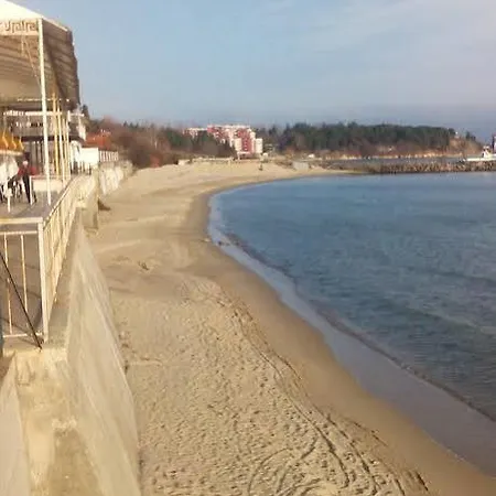 דירה Studio Stoianovi *